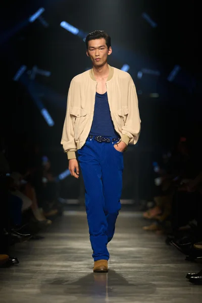 Look 33